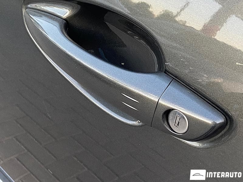 Peugeot 3008 2018 — Миниатюра 5