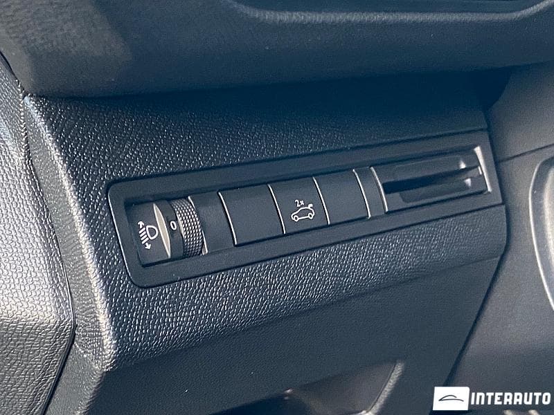 Peugeot 3008 2018 — Миниатюра 9