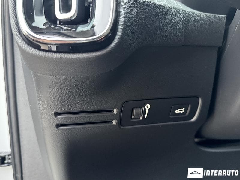 Volvo XC 40 2021 — Миниатюра 19