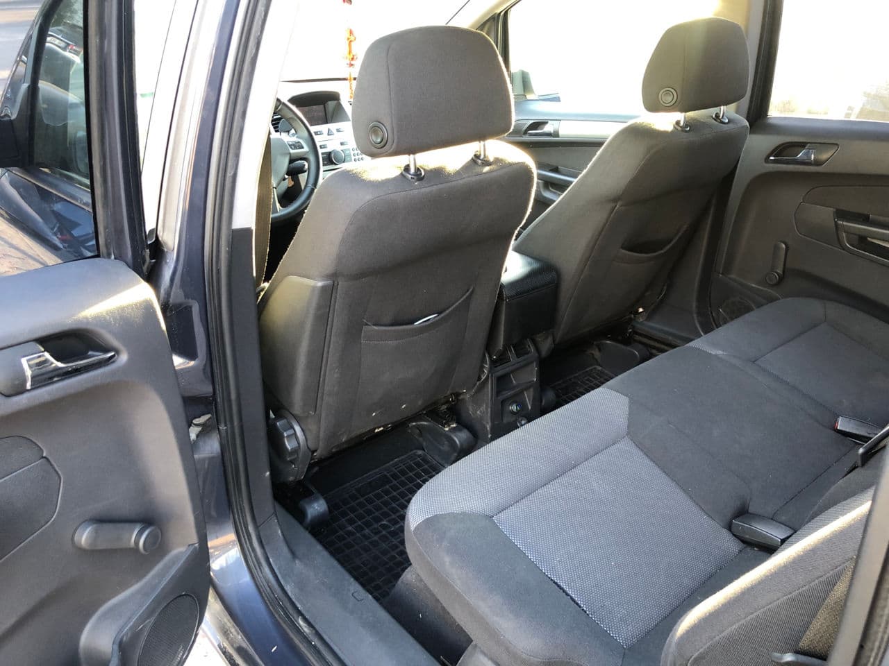 Opel Zafira 2009 — Миниатюра 12