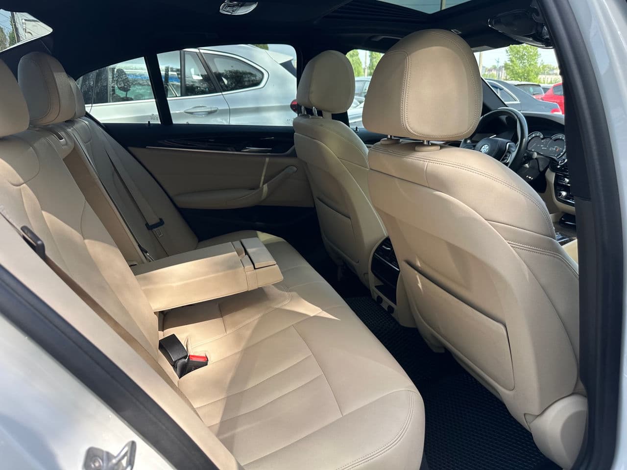 BMW 530e 2018 — Миниатюра 20