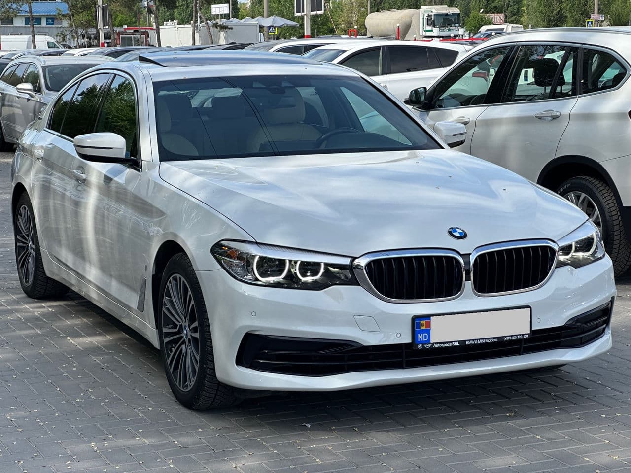 BMW 530e 2018 — Миниатюра 3