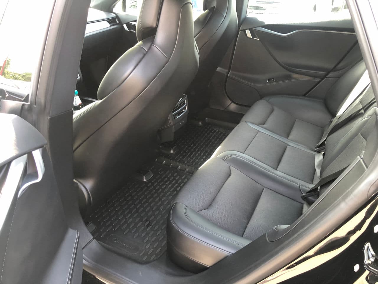 Tesla Model S 2018 — Миниатюра 13