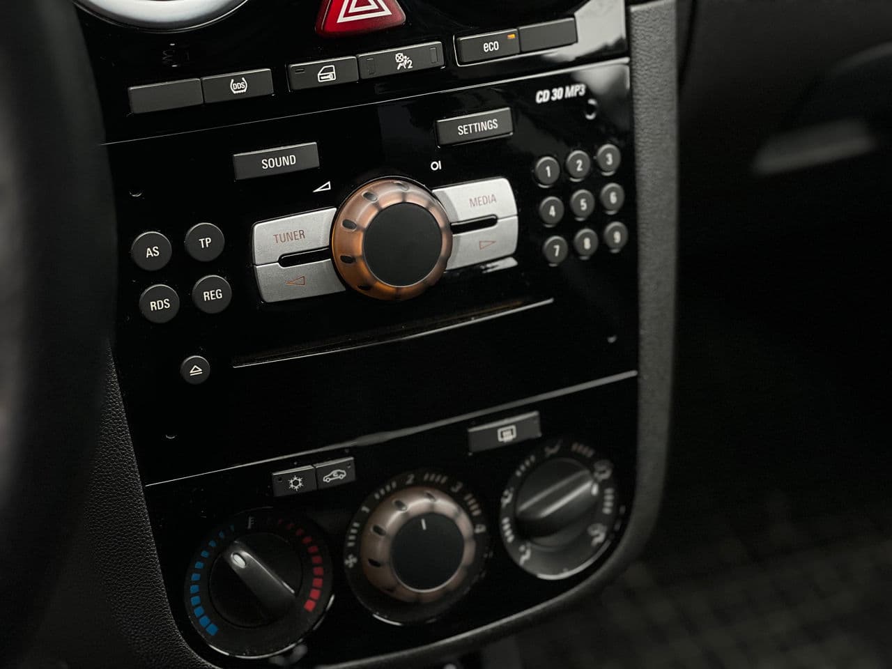 Opel Corsa 2014 — Миниатюра 10