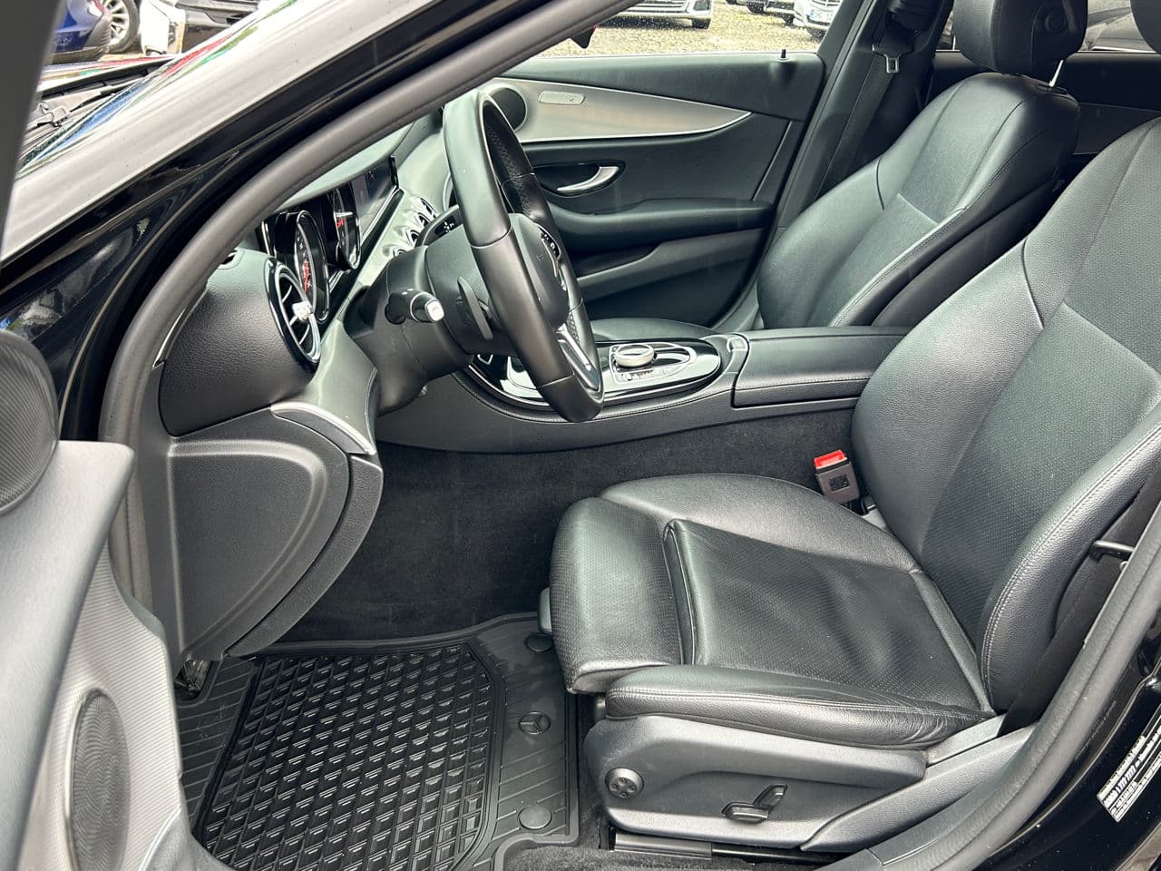Mercedes E 220 2018 — Миниатюра 7