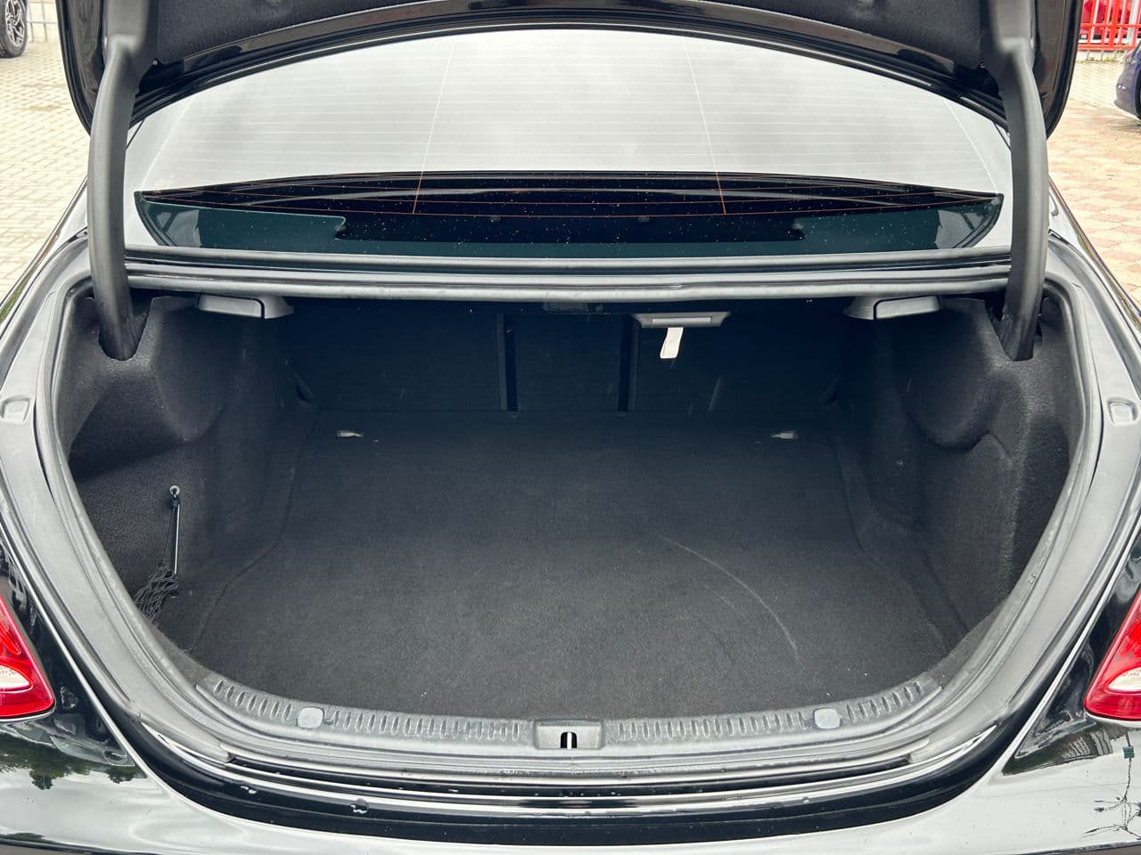 Mercedes E 220 2018 — Миниатюра 18