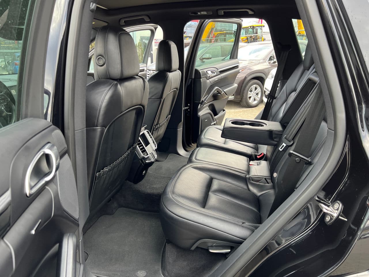 Porsche Cayenne 2016 — Миниатюра 13