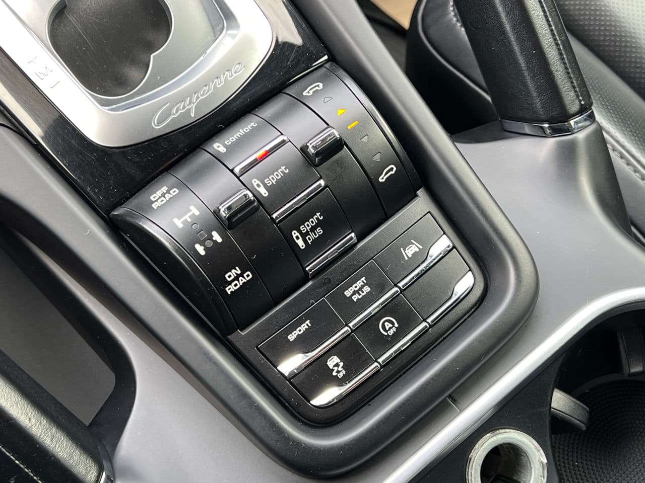 Porsche Cayenne 2016 — Миниатюра 11