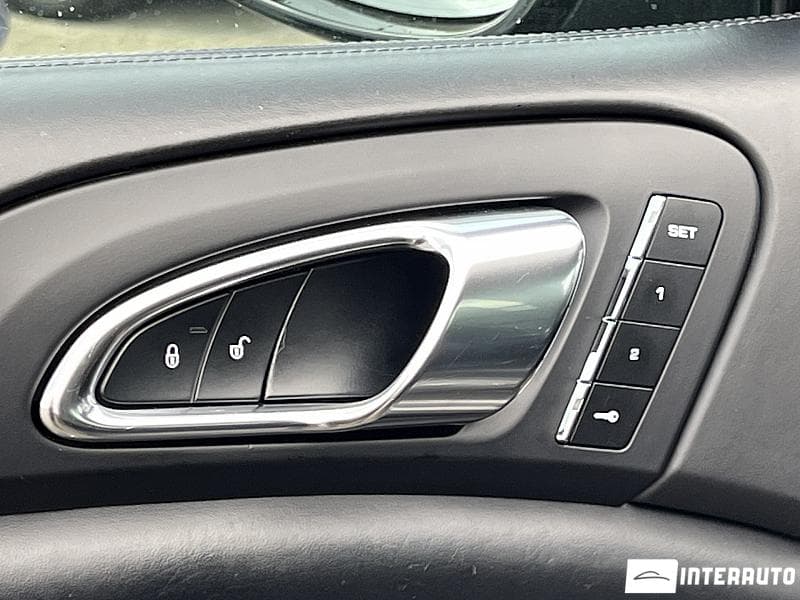 Porsche Cayenne 2016 — Миниатюра 19