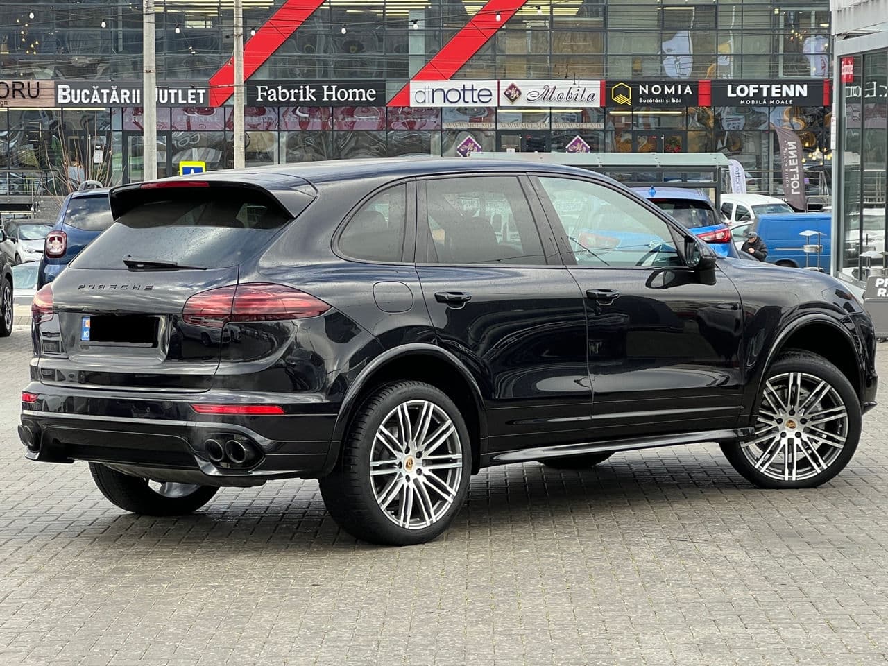 Porsche Cayenne 2016 — Миниатюра 3