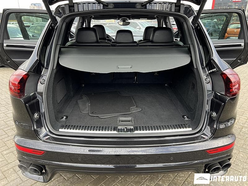 Porsche Cayenne 2016 — Миниатюра 25
