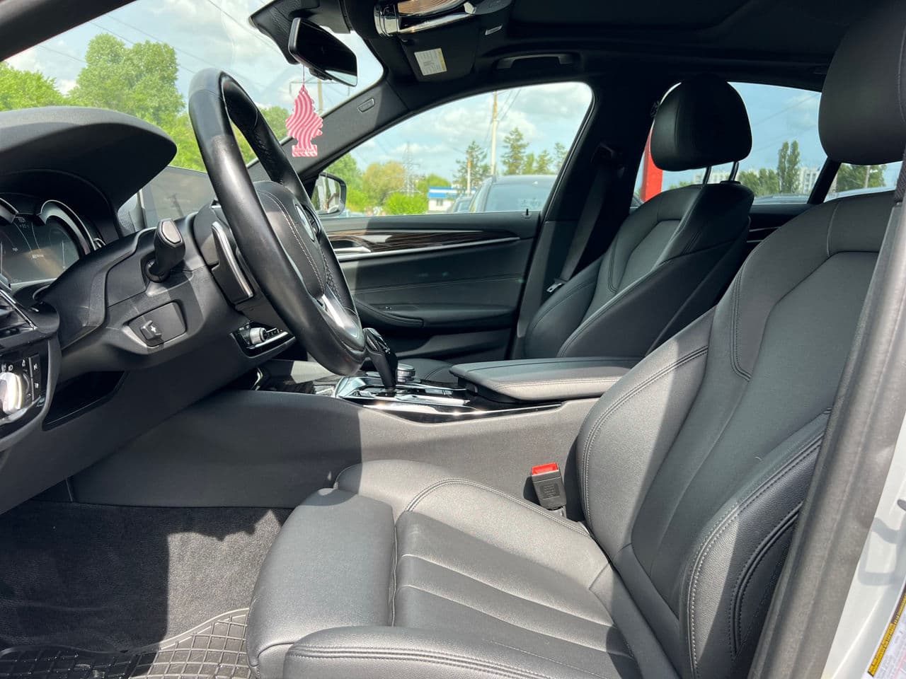 BMW 530e 2018 — Миниатюра 9