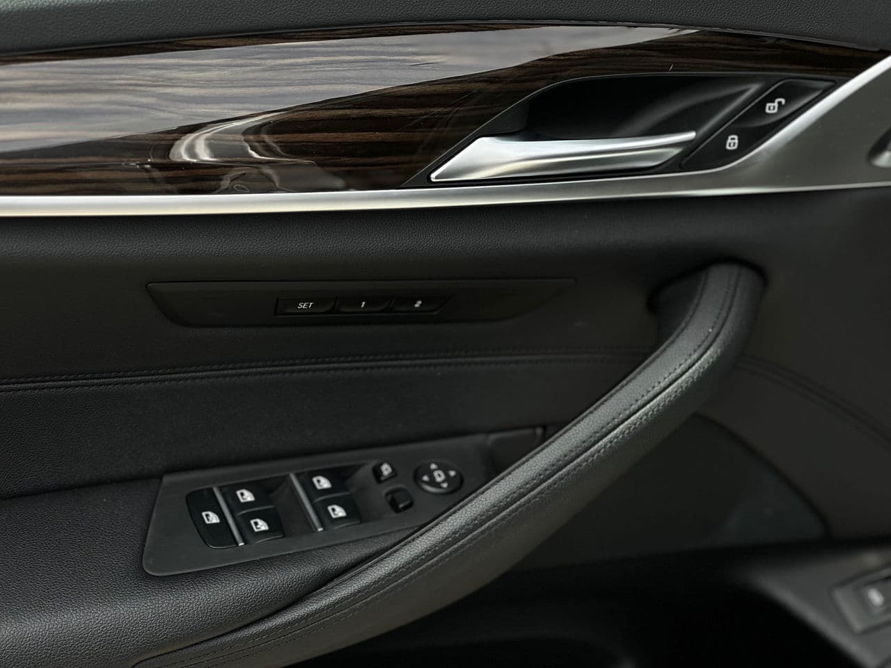 BMW 530e 2018 — Миниатюра 7