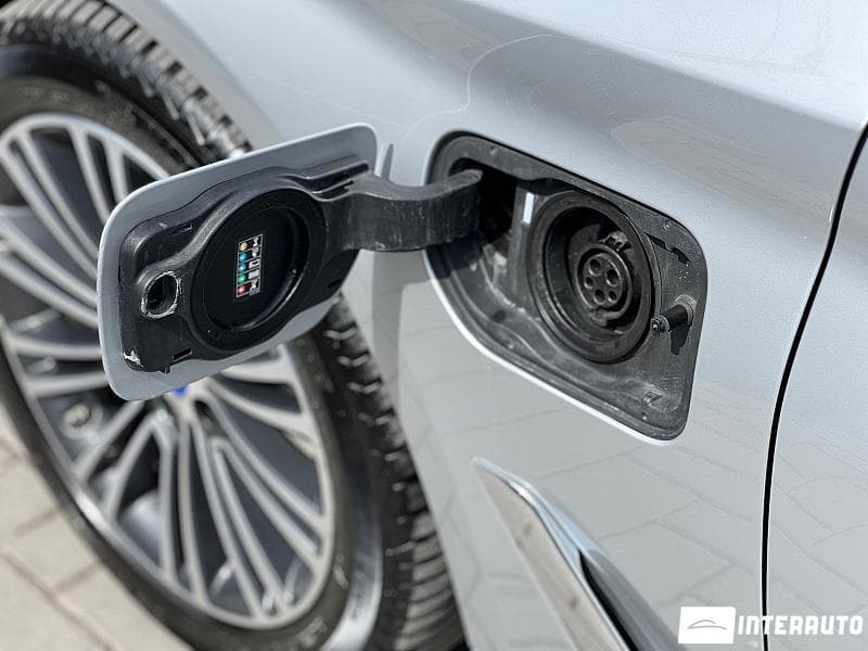 BMW 530e 2018 — Миниатюра 6