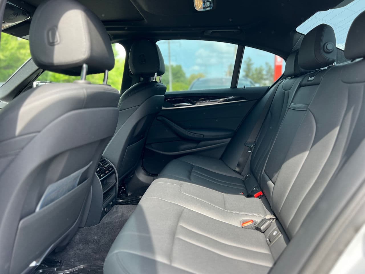 BMW 530e 2018 — Миниатюра 16