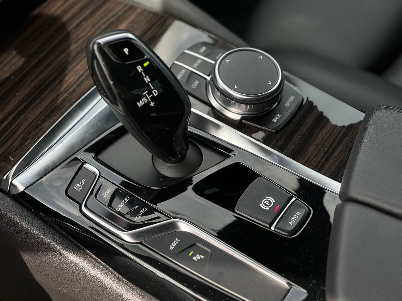 BMW 530e 2018 — Миниатюра 14