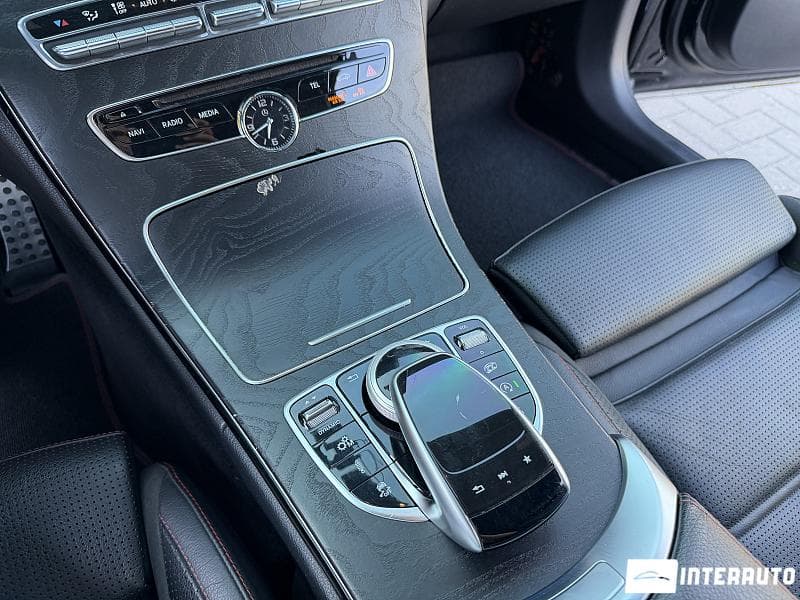 Mercedes C 43 AMG 2018 — Миниатюра 13