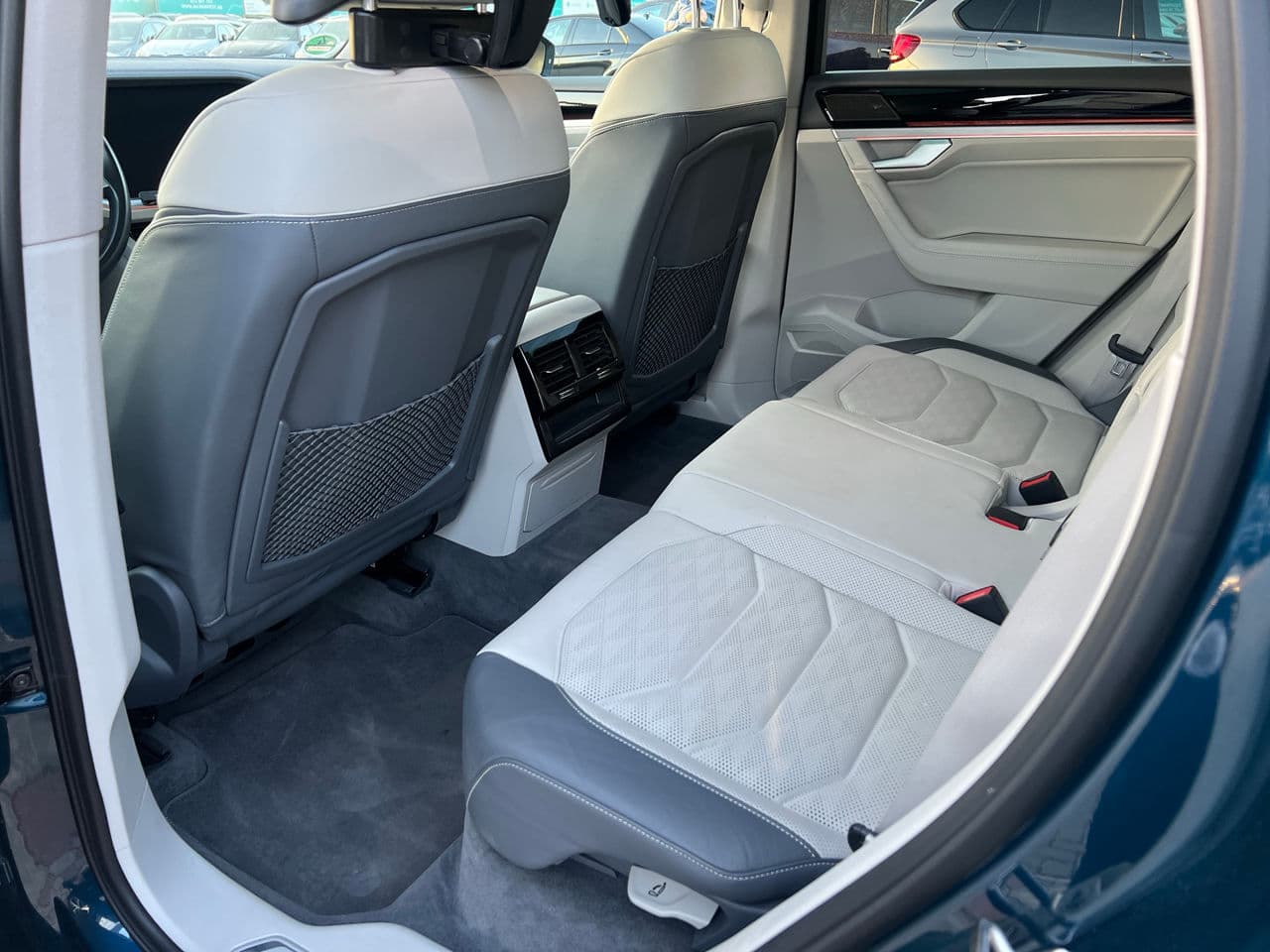 2019 Volkswagen Touareg — Miniatură 21