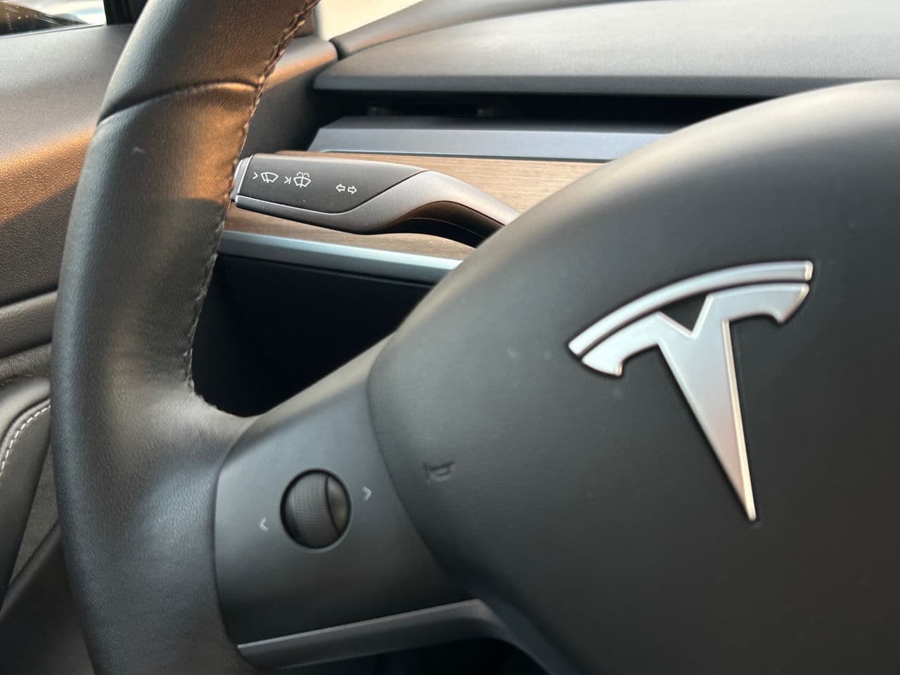 Tesla Model 3 2020 — Миниатюра 8