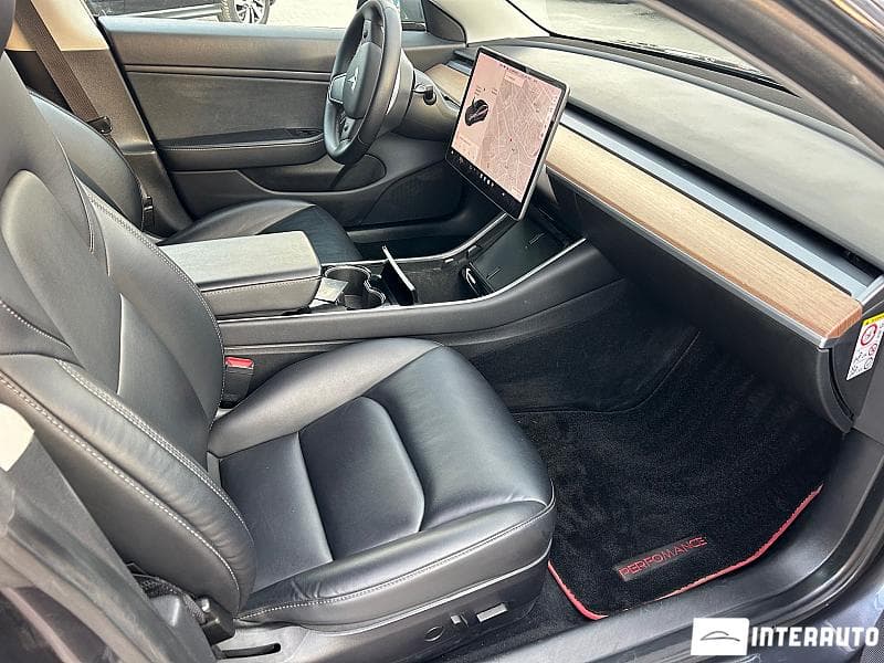 Tesla Model 3 2020 — Миниатюра 14