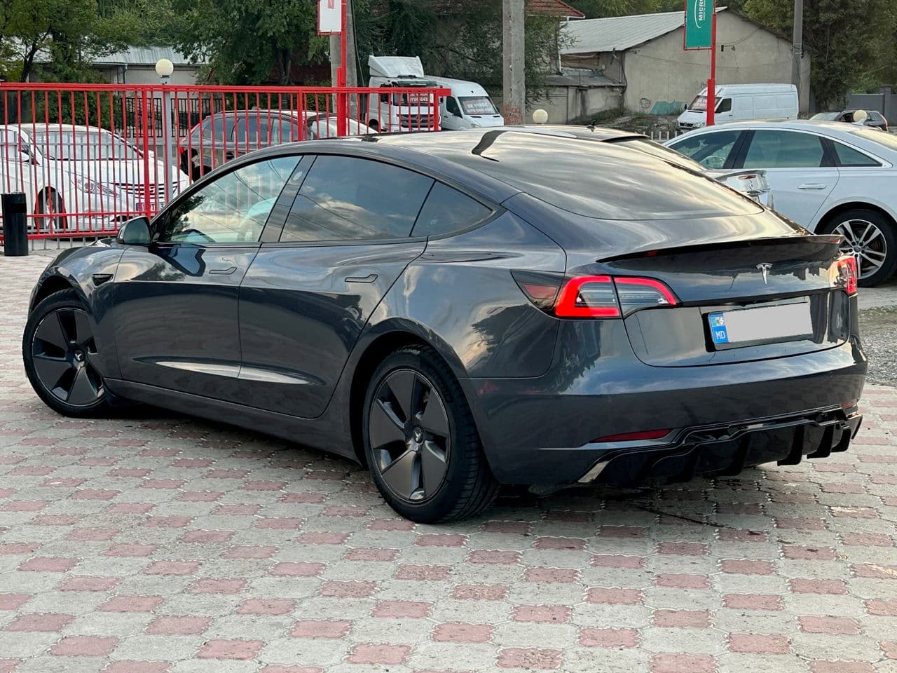 Tesla Model 3 2020 — Миниатюра 2