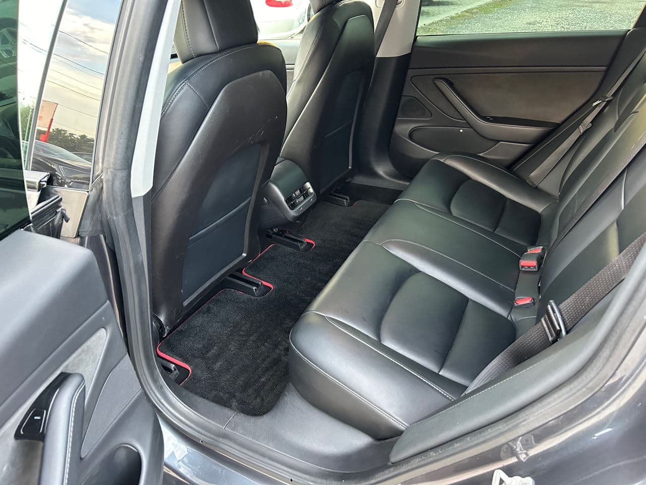 Tesla Model 3 2020 — Миниатюра 15