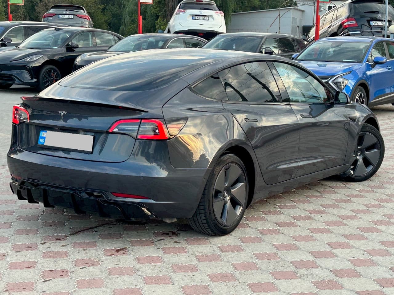 Tesla Model 3 2020 — Миниатюра 3