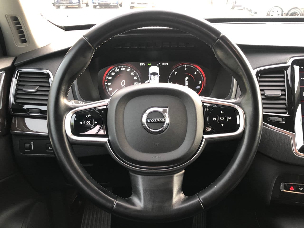 Volvo XC 90 2016 — Миниатюра 7