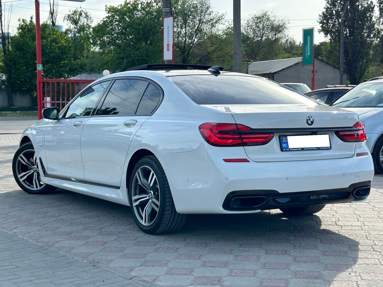 BMW 740e 2017 — Миниатюра 2
