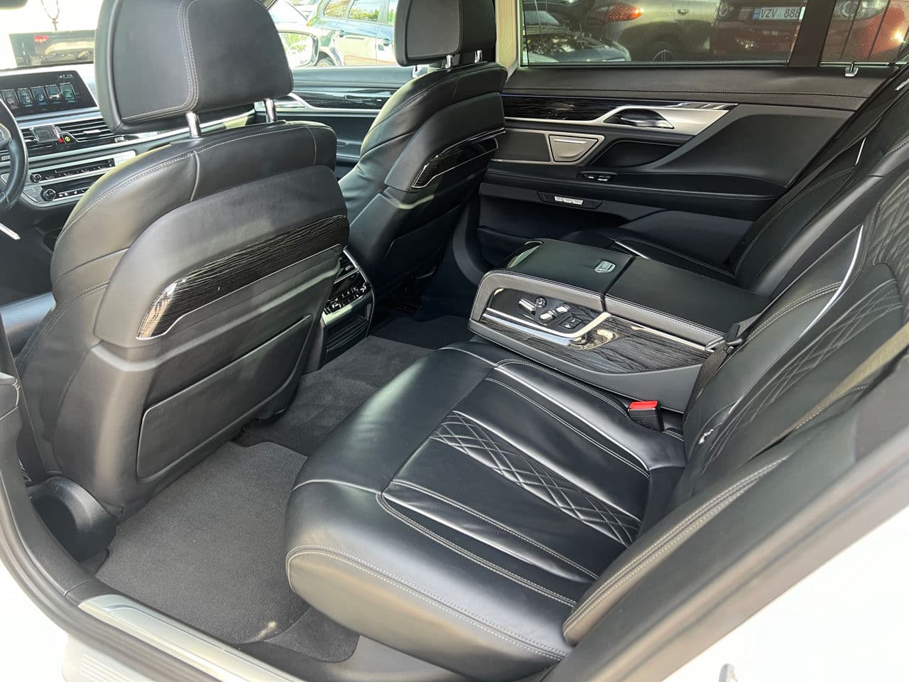 BMW 740e 2017 — Миниатюра 23