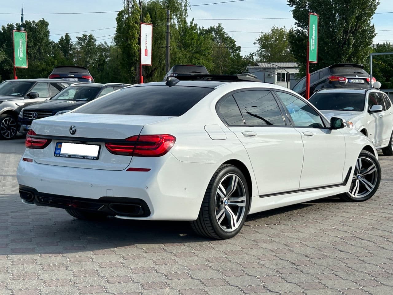 BMW 740e 2017 — Миниатюра 3