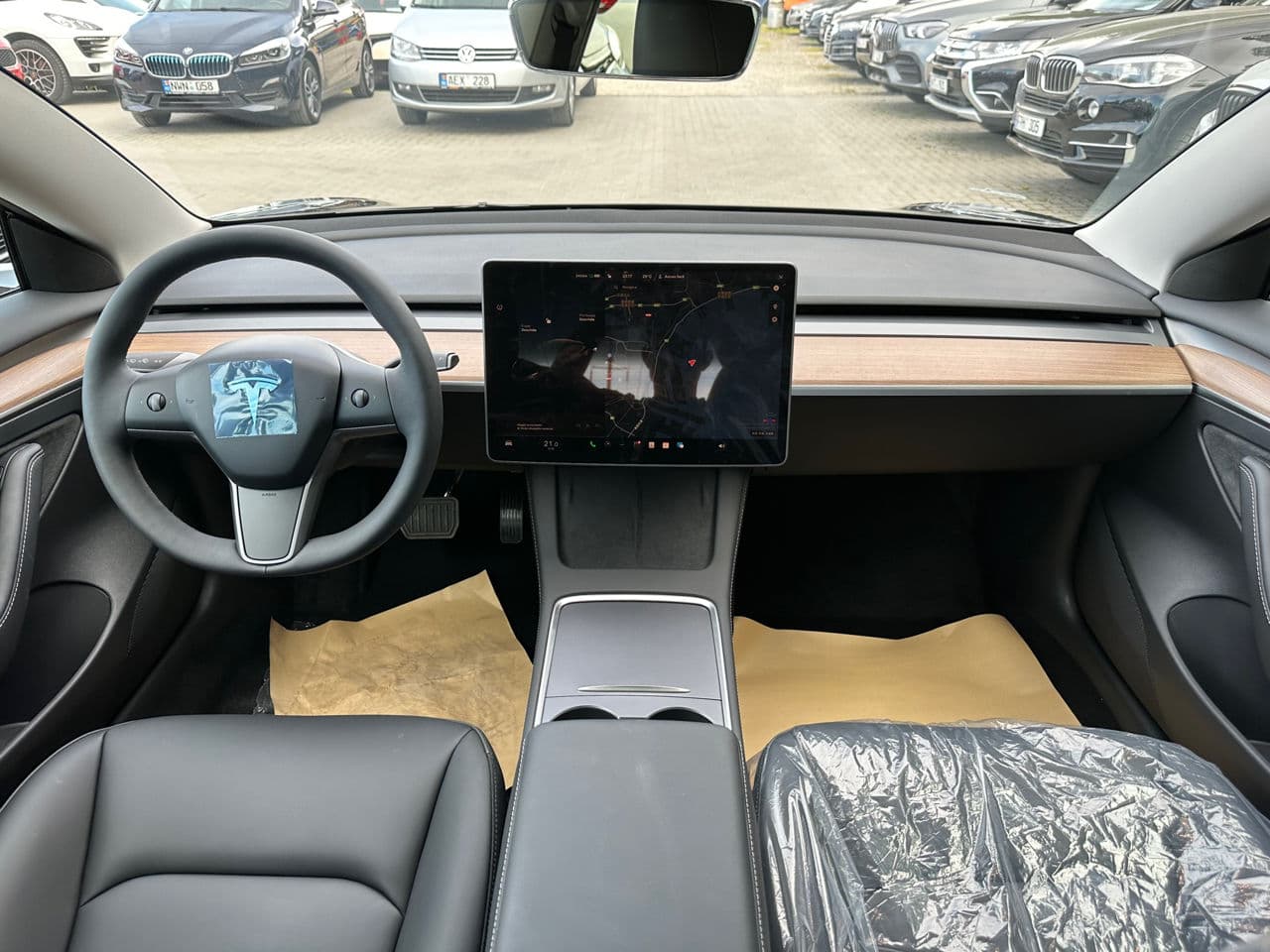 Tesla Model 3 2023 — Миниатюра 8