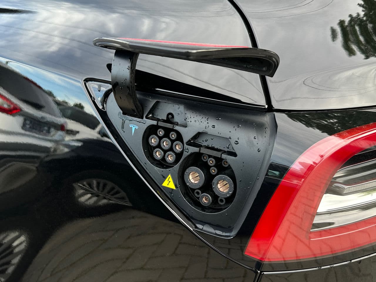 Tesla Model 3 2023 — Миниатюра 17