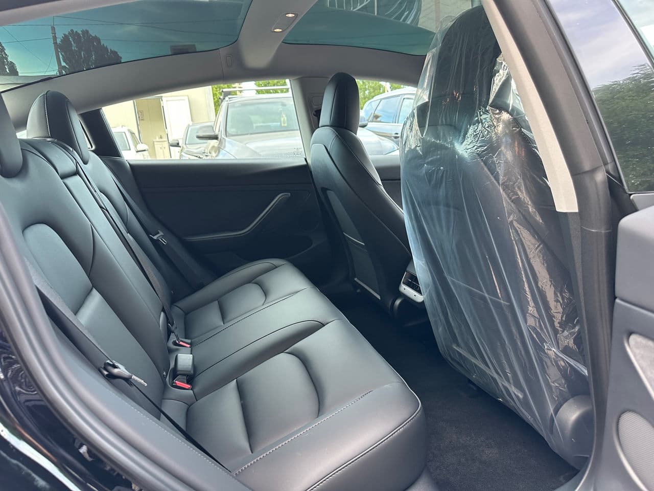 Tesla Model 3 2023 — Миниатюра 14