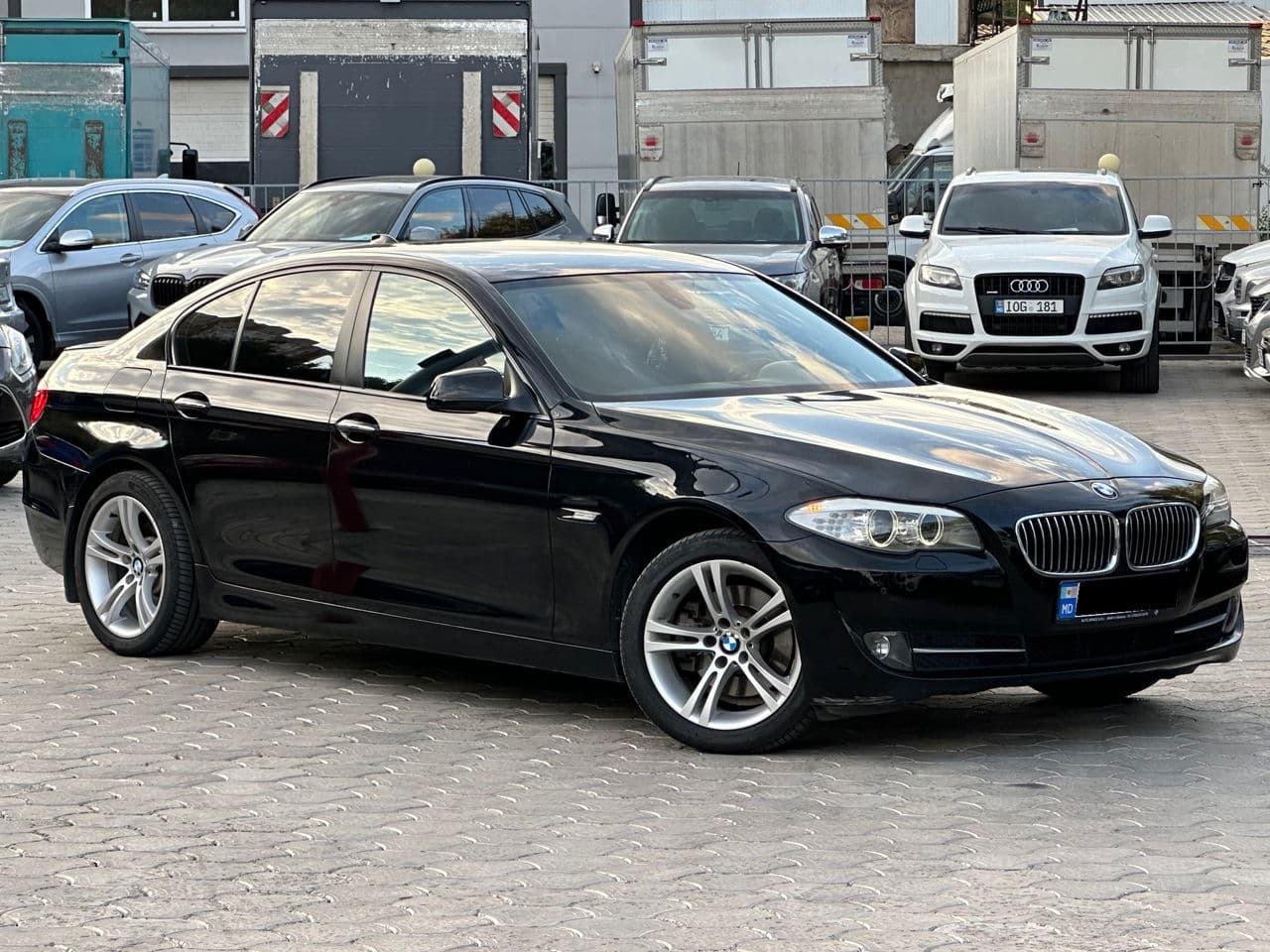 BMW 520 2011 — Миниатюра 3