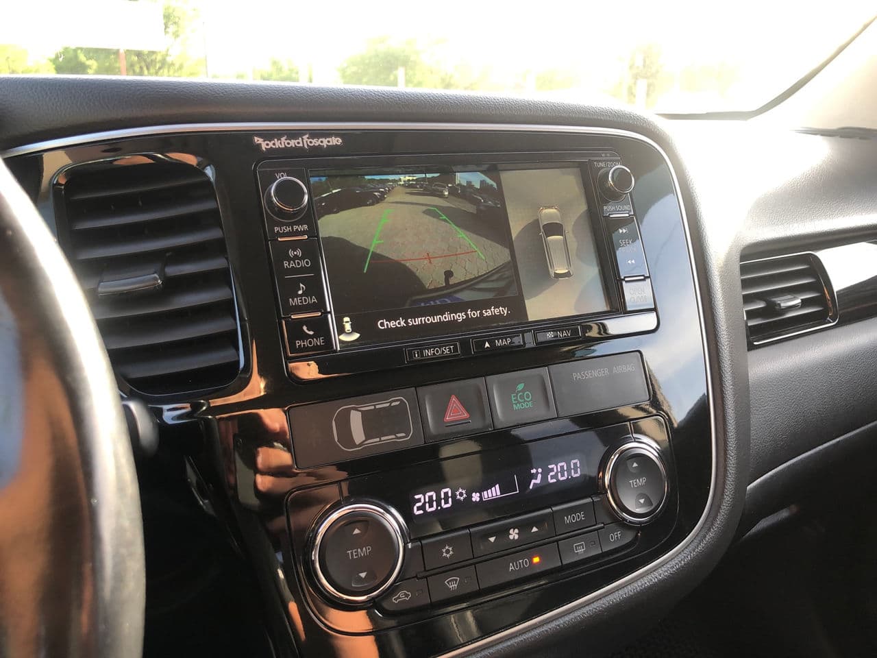 Mitsubishi Outlander 2016 — Миниатюра 10