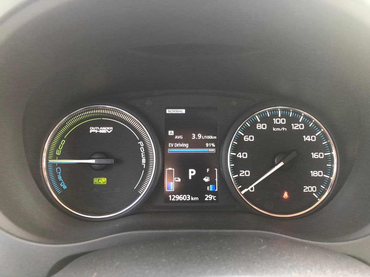 Mitsubishi Outlander 2016 — Миниатюра 9