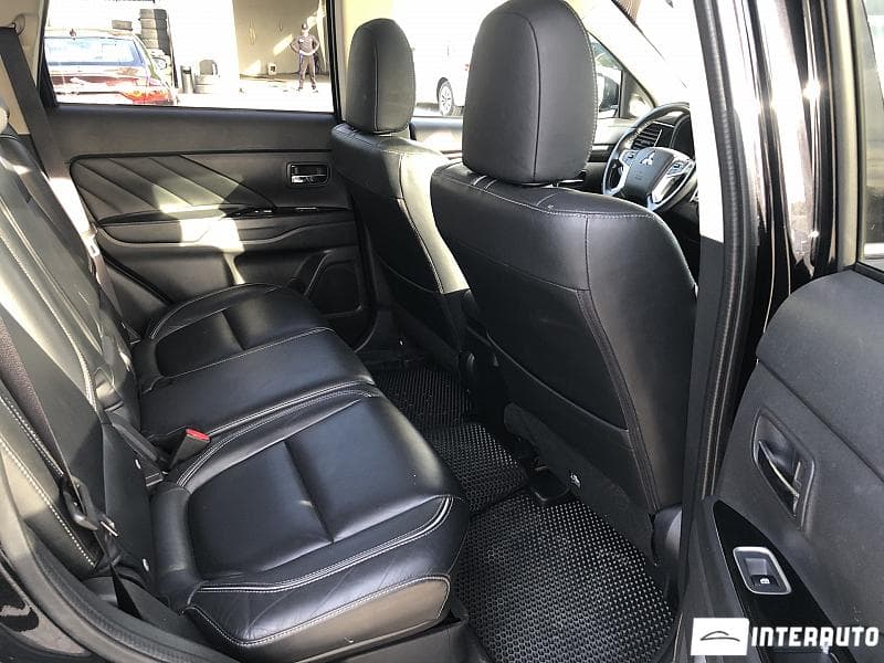 Mitsubishi Outlander 2016 — Миниатюра 16