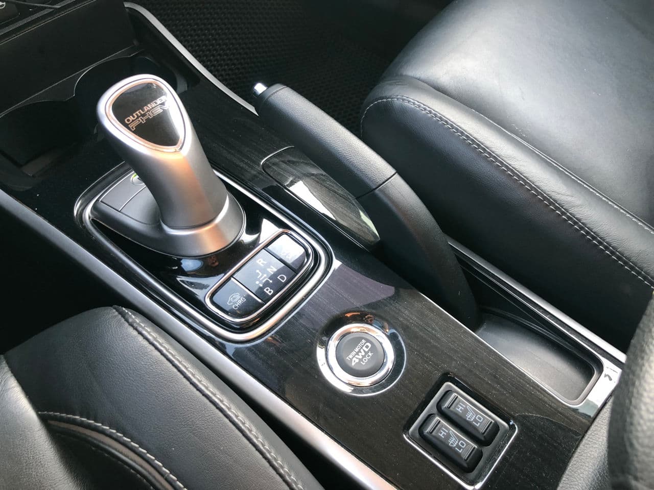 Mitsubishi Outlander 2016 — Миниатюра 12