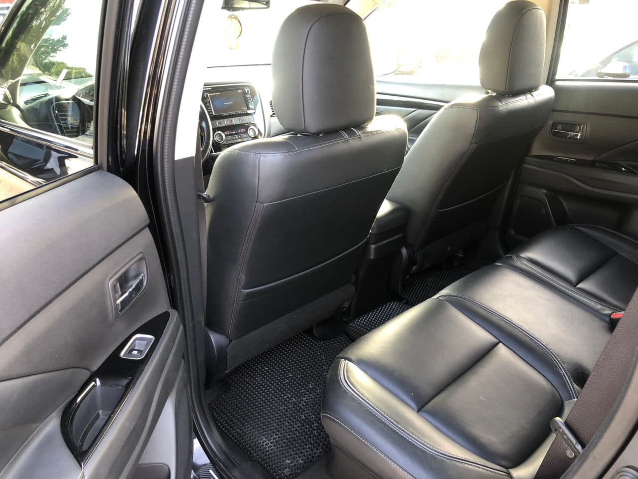 Mitsubishi Outlander 2016 — Миниатюра 15