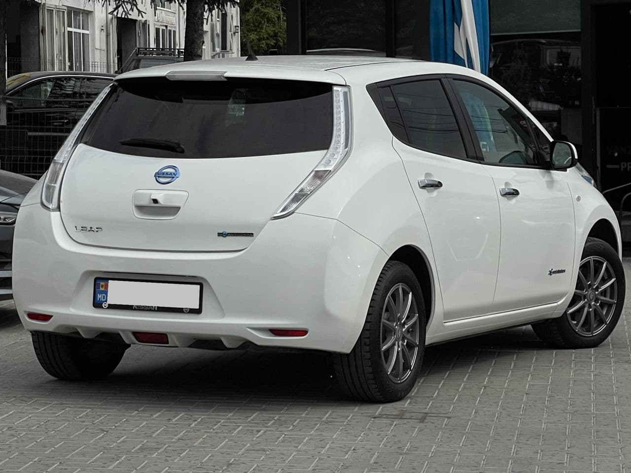 Nissan Leaf 2016 — Миниатюра 2