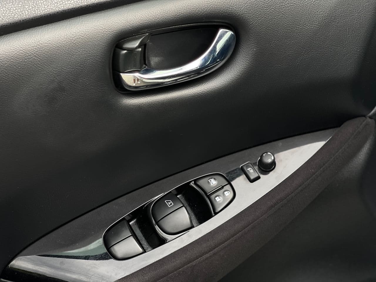 Nissan Leaf 2016 — Миниатюра 7