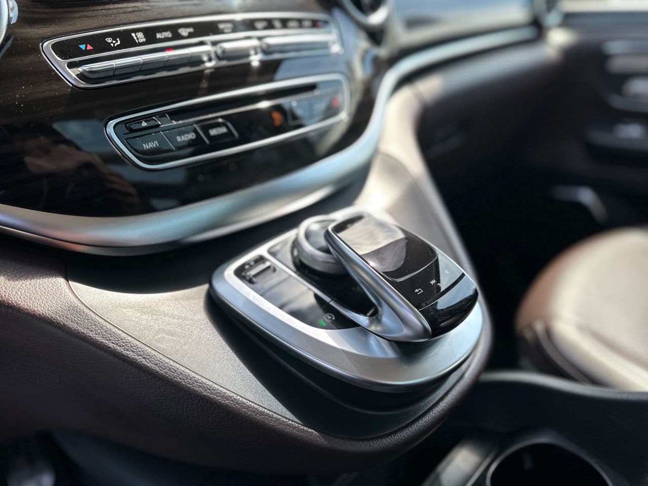 Mercedes V 250 2018 — Миниатюра 15
