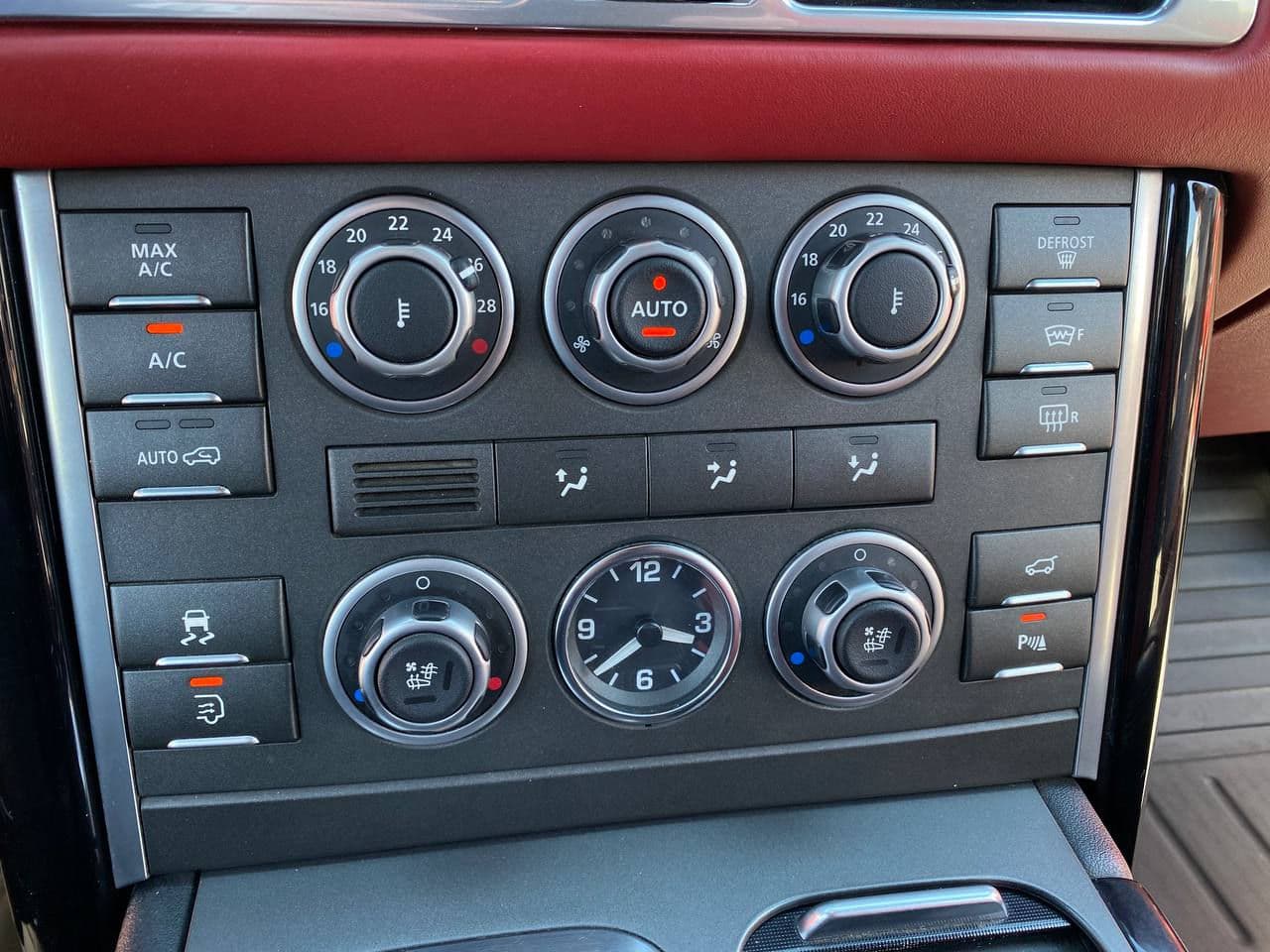 Land Rover Range Rover Vogue 2010 — Миниатюра 13