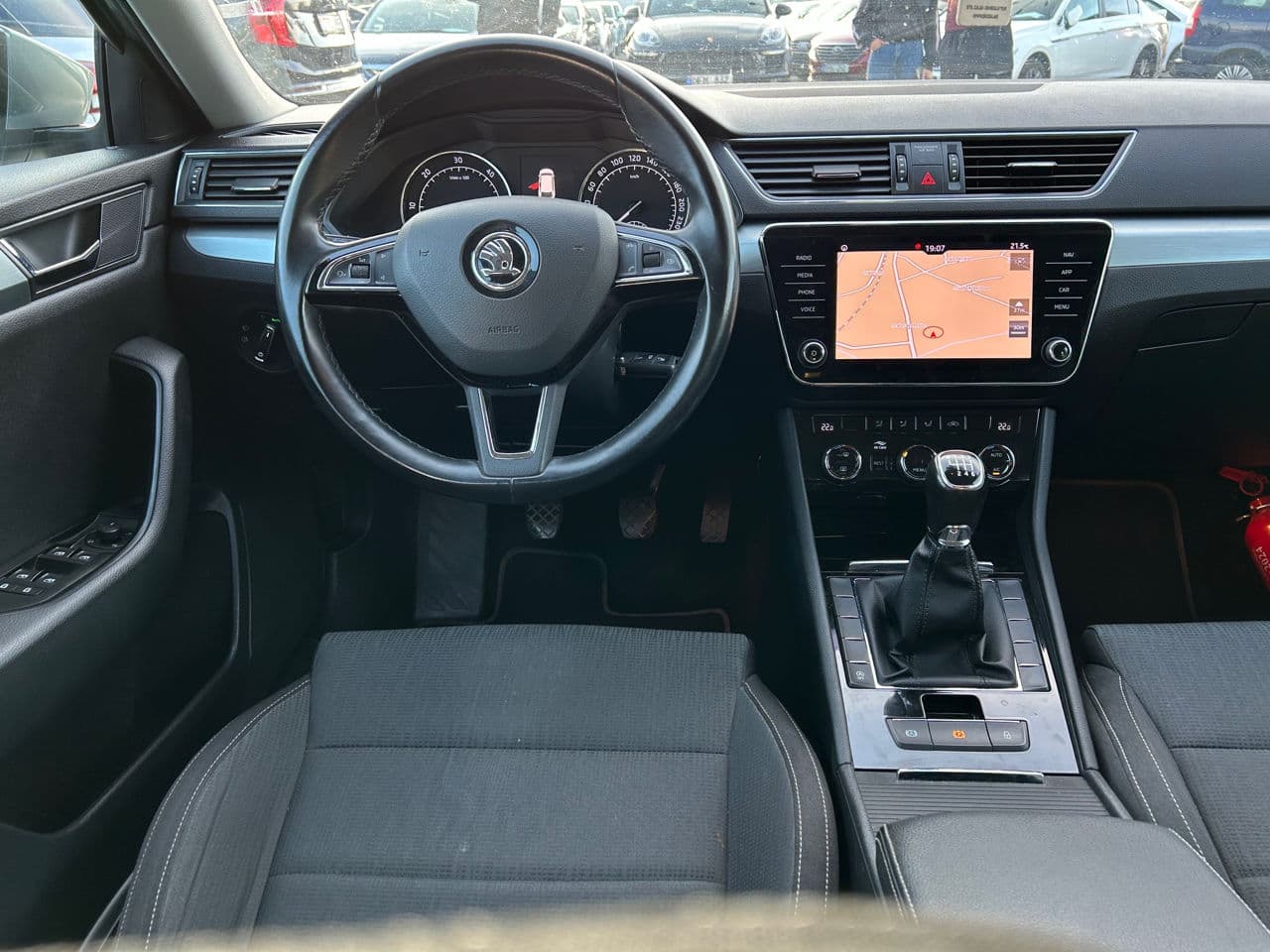 Skoda Superb 2018 — Миниатюра 7