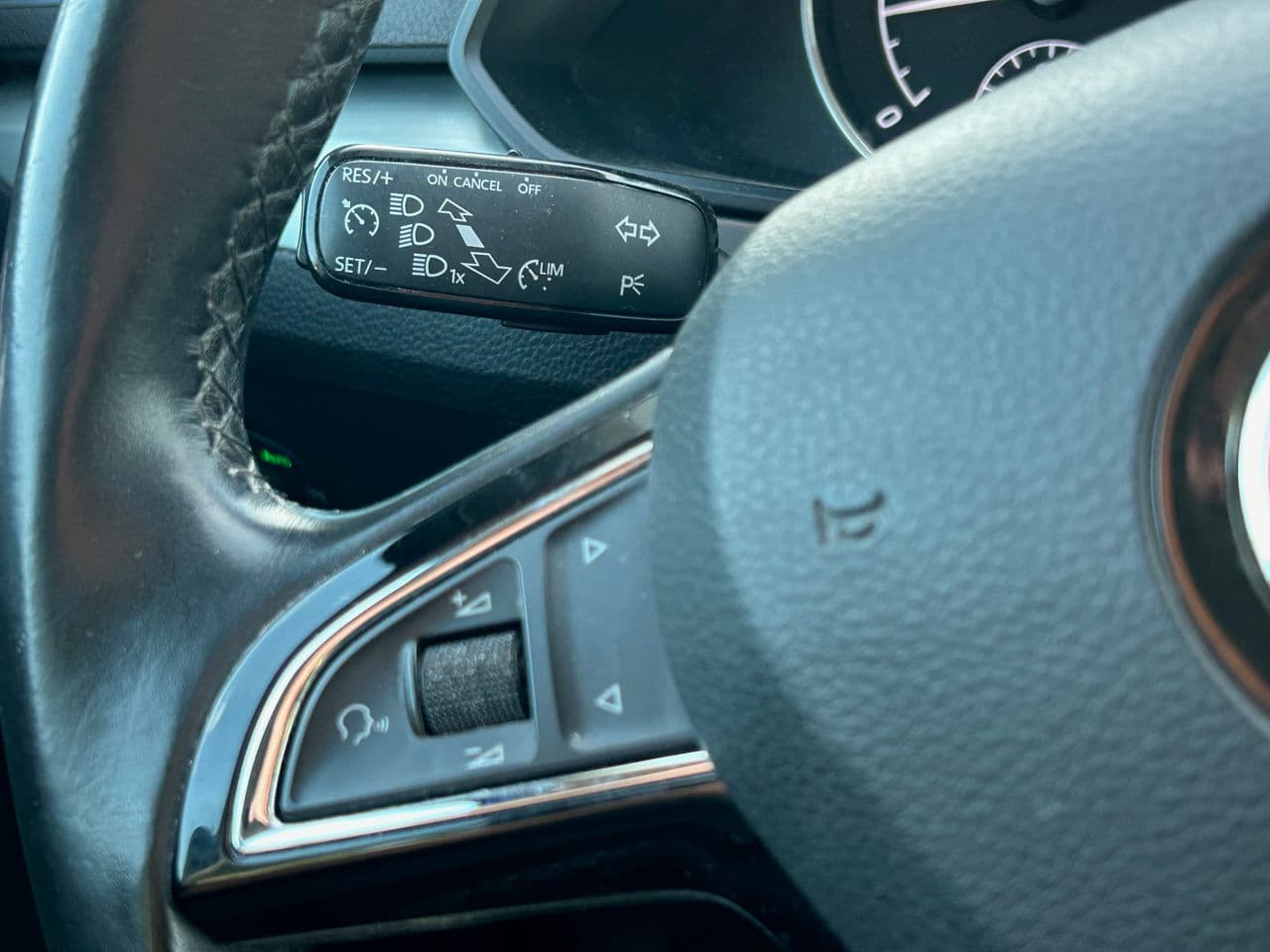 Skoda Superb 2018 — Миниатюра 9