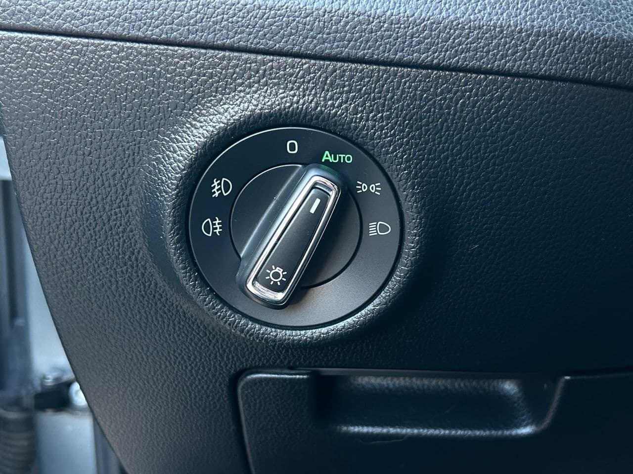 Skoda Superb 2018 — Миниатюра 8