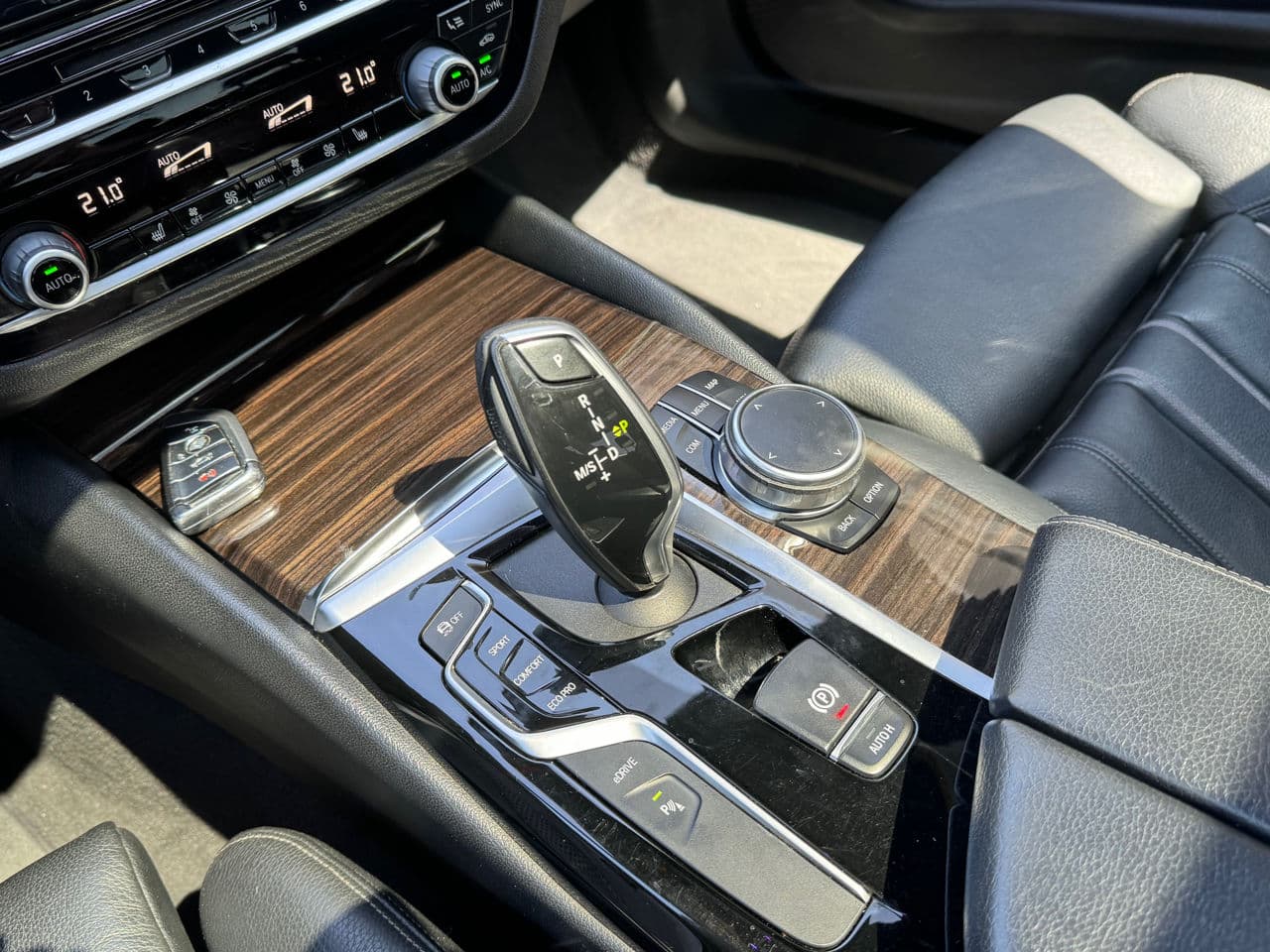 BMW 530e 2018 — Миниатюра 10