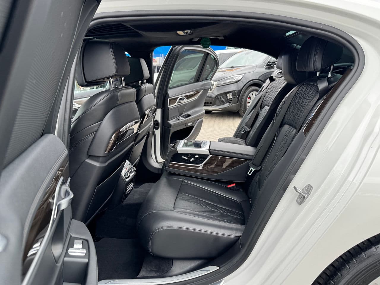 BMW 730 2017 — Миниатюра 16