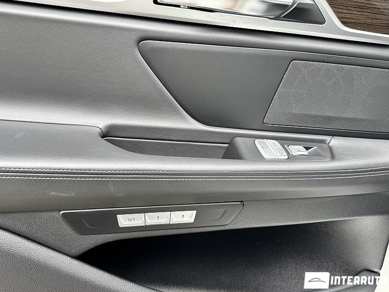 BMW 730 2017 — Миниатюра 26